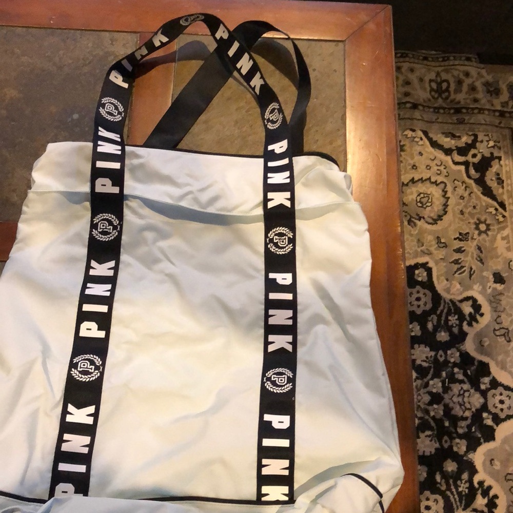 Victoria Secret pink bag - Picture 2 of 3